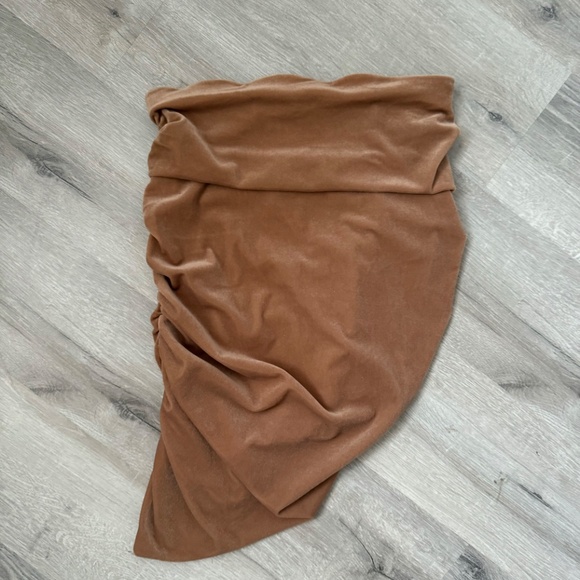 EXPRESS Women’s Camel Bodysuit & Skirt Velour Set Size XS NWT - Picture 10 of 11